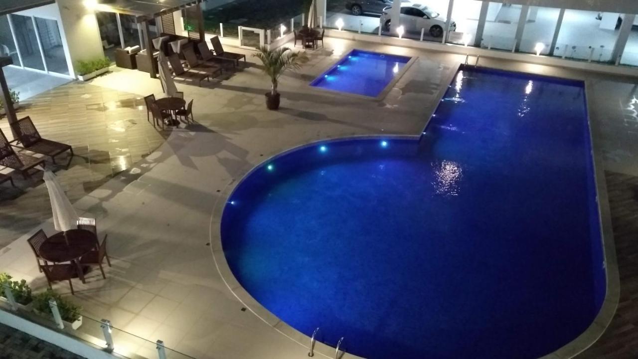 Apartamento Frente Para A Piscina A Uma Quadra Da Praia Florianópolis Exterior foto