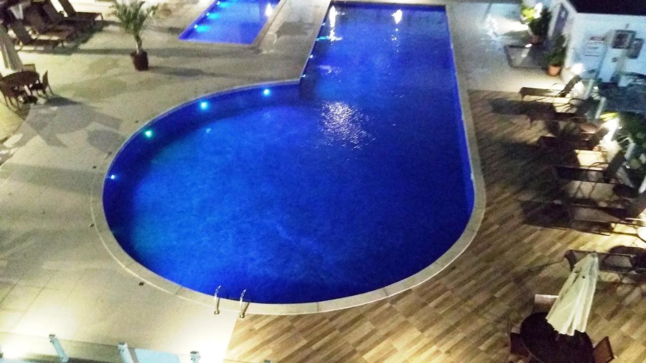 Apartamento Frente Para A Piscina A Uma Quadra Da Praia Florianópolis Exterior foto