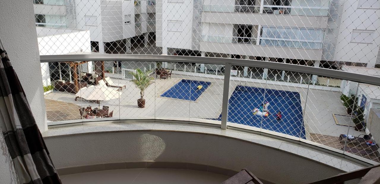 Apartamento Frente Para A Piscina A Uma Quadra Da Praia Florianópolis Exterior foto