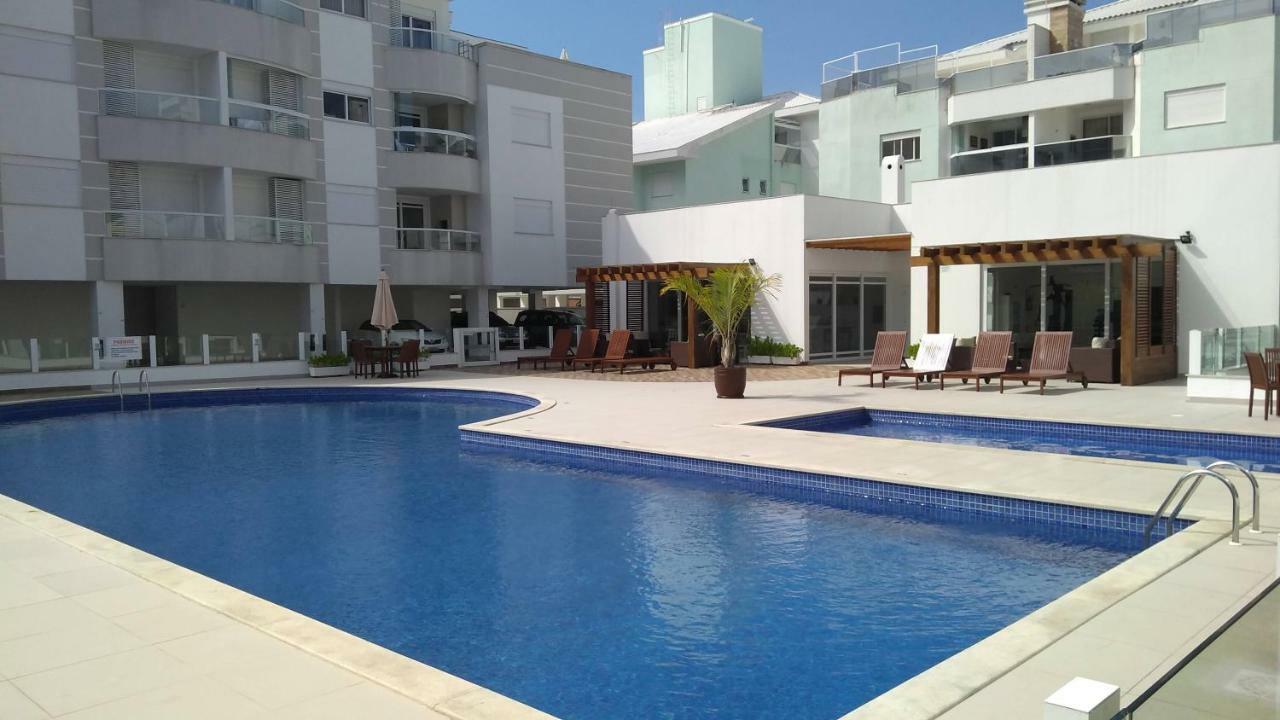 Apartamento Frente Para A Piscina A Uma Quadra Da Praia Florianópolis Exterior foto